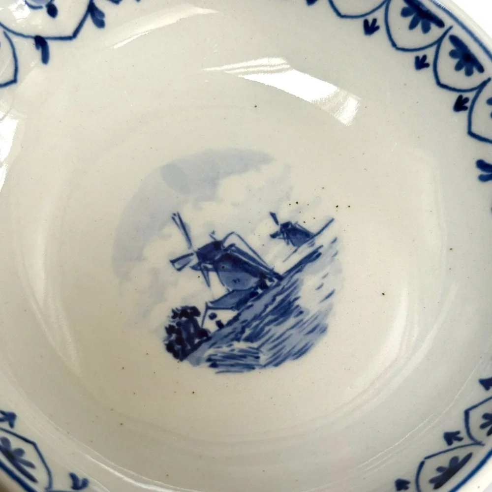 Delft Blue Holland hand-painted ceramic ashtray - Picture 5 of 6